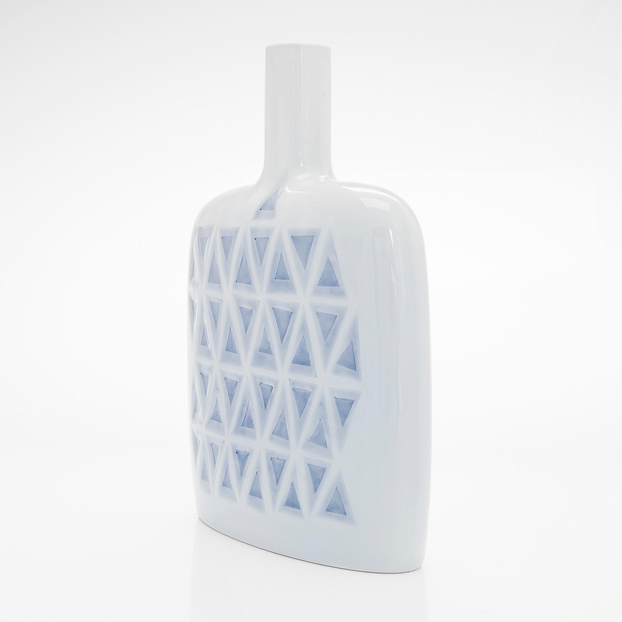 Inkeri Leivo, pullo, posliinia, signeerattu Inkeri Leivo, Arabia.