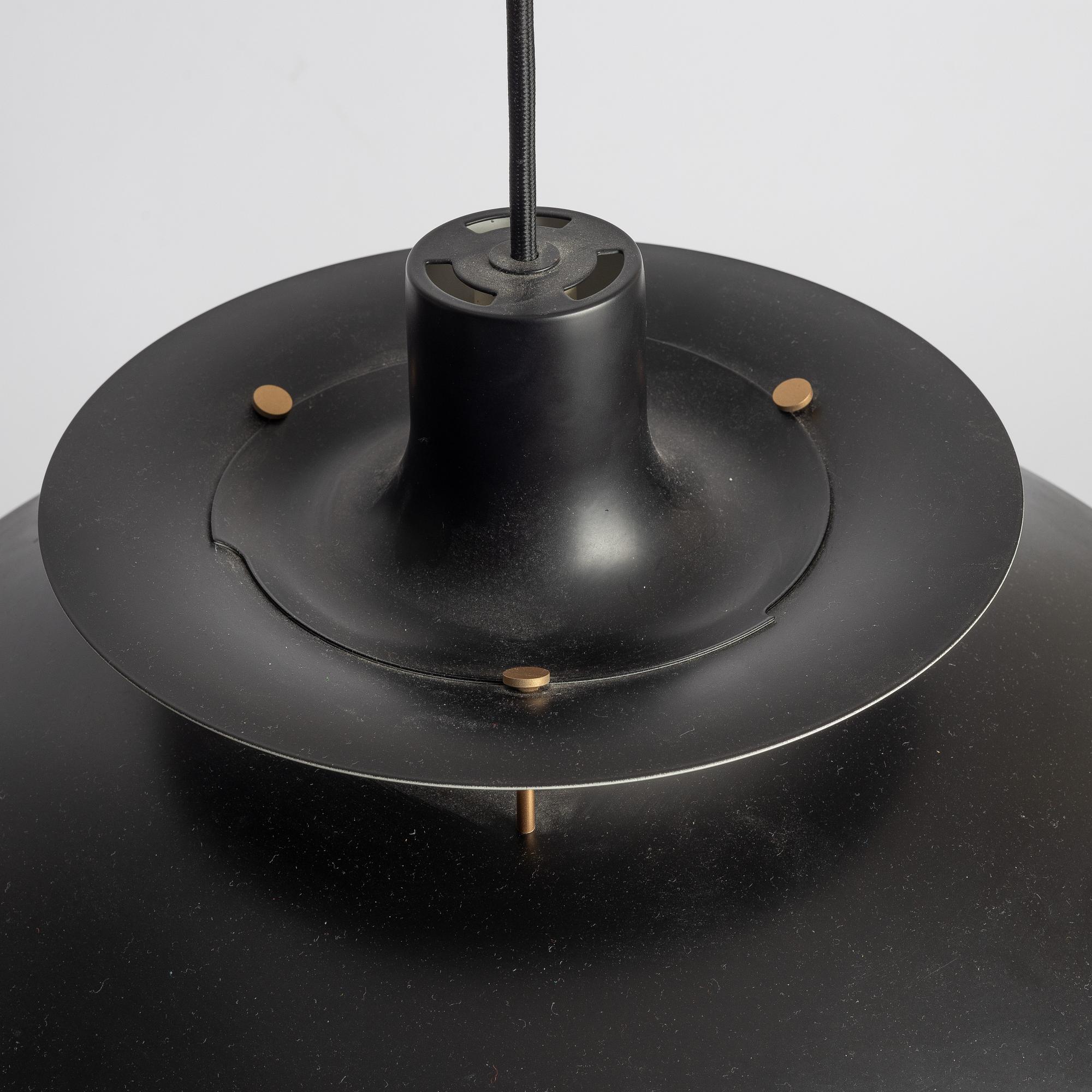 Poul Henningsen, taklampa, "PH 5", Louis Poulsen, Danmark.