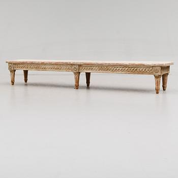 BÄNK, sengustaviansk, 1800-talets första hälft.