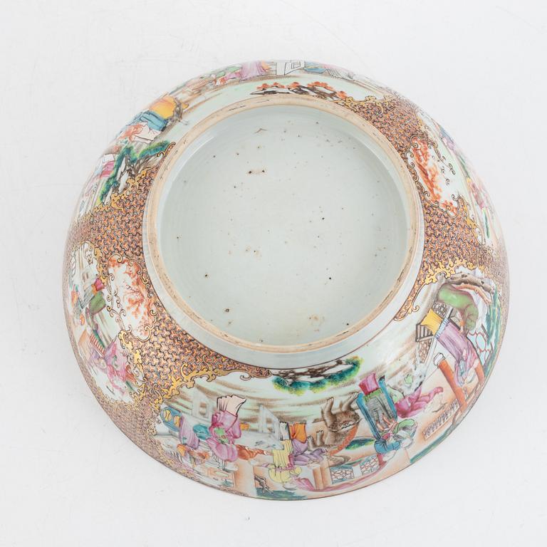 A famille rose Chinese export punchbowl and a basin, Qing dynasty, Qianlong (1736-95).
