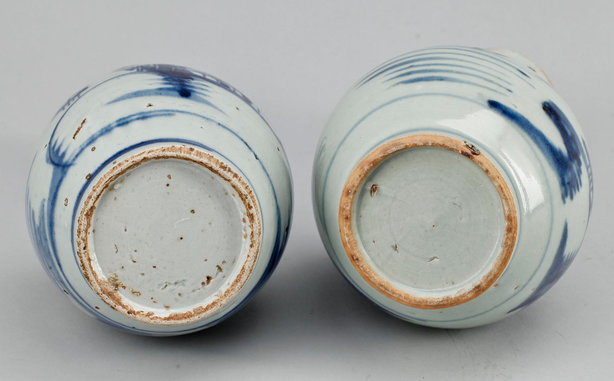 BOJAN / INGEFÄRSKRUS samt FLASKOR, 2 st, porslin, Kina 1800/1900-tal.
