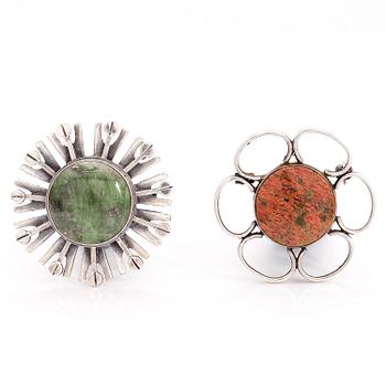 Two silver brooches with unakite and chrome diopside. Kultateollisuus, Turku 1966 and 1975.