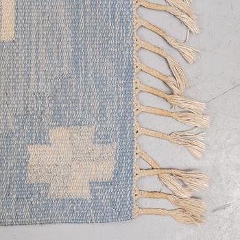 Anna-Johanna Ångström, matto, flat weave, ca 235-236,5 x 165-166 cm, signed Å.