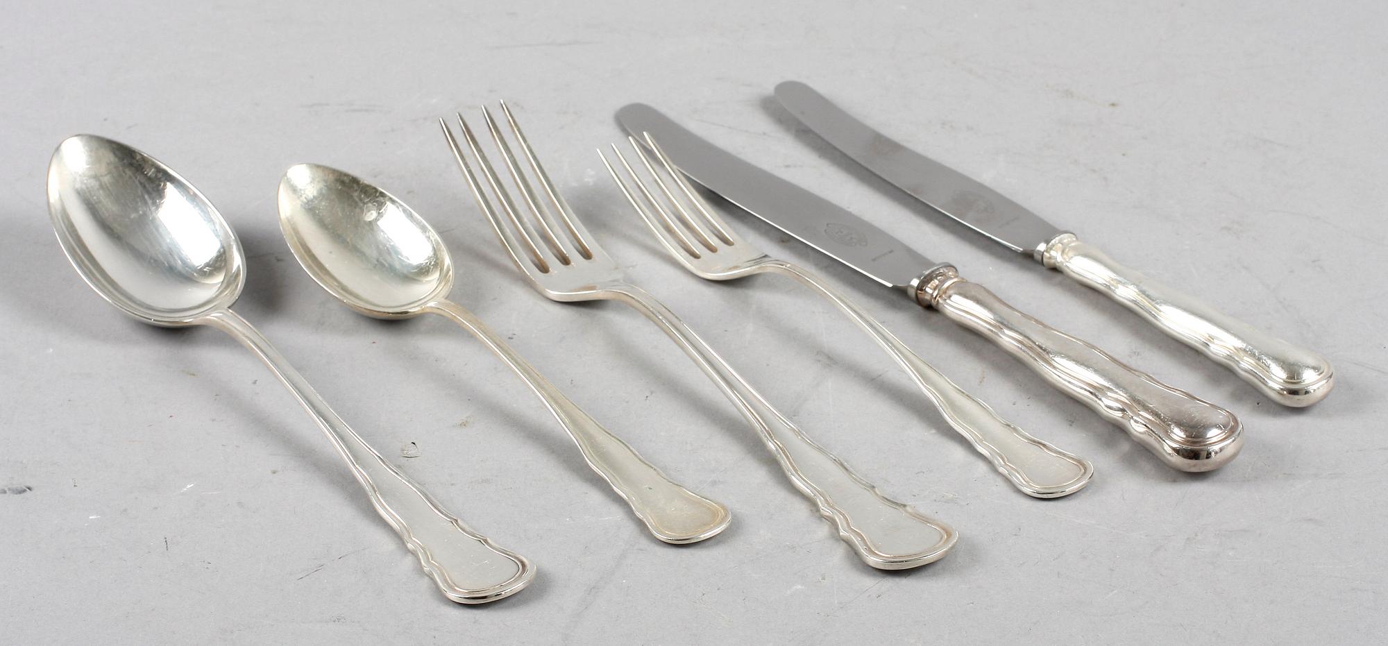 BESTICK, 34 delar, silver, "Hallbergs Chippendale", C G Hallberg, Stockholm omkr 1950. Vikt c:a 2000 g.