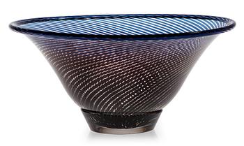 850. Edward Hald, An Edward Hald 'Slipgraal' glass bowl, Orrefors 1955.