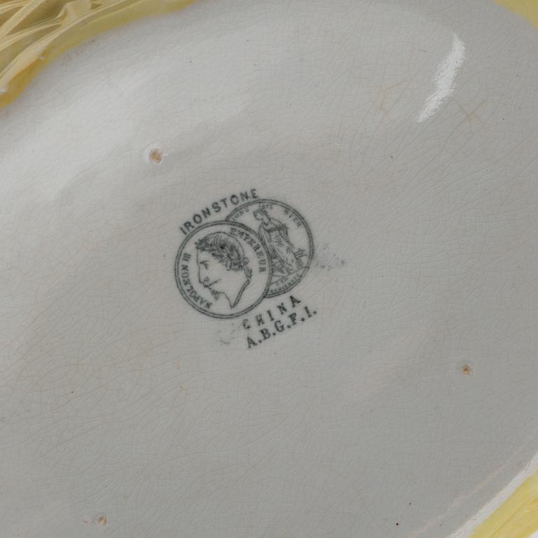 Two creamwear hen shaped egg bowls, Rörstrand & Gustavsberg, late 19th century and 1920's/30's.