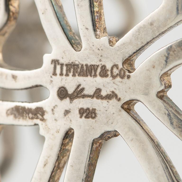 Tiffany & Co, Elsa Peretti, "Hibiscus" bangle, silver.