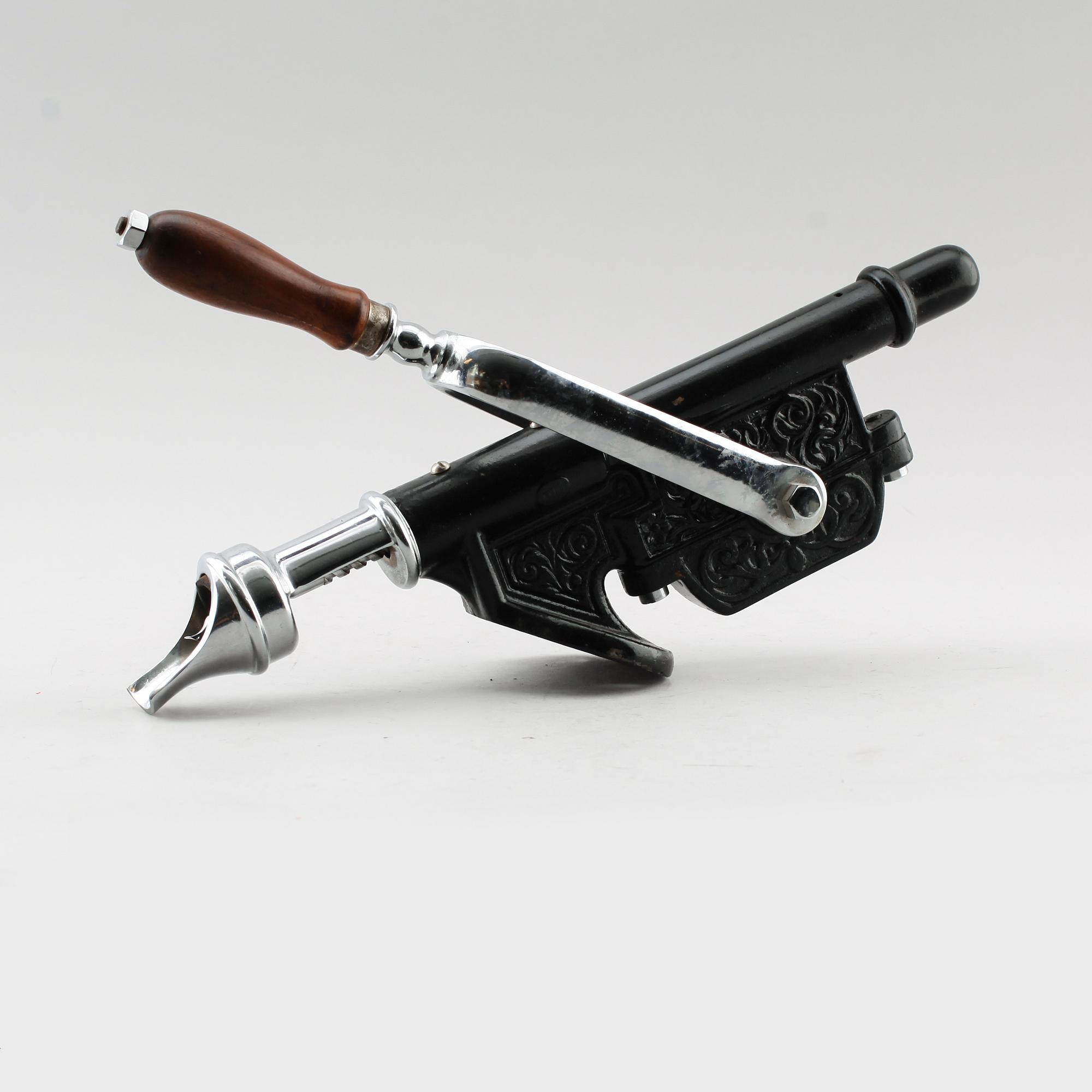 KORKSKRUV, väggmodell, 1900-talets andra hälft.