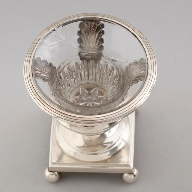 SALTKAR, 1 par samt SENAPSKAR, silver, Vieillard, Frankrike, 1800-talets första hälft.