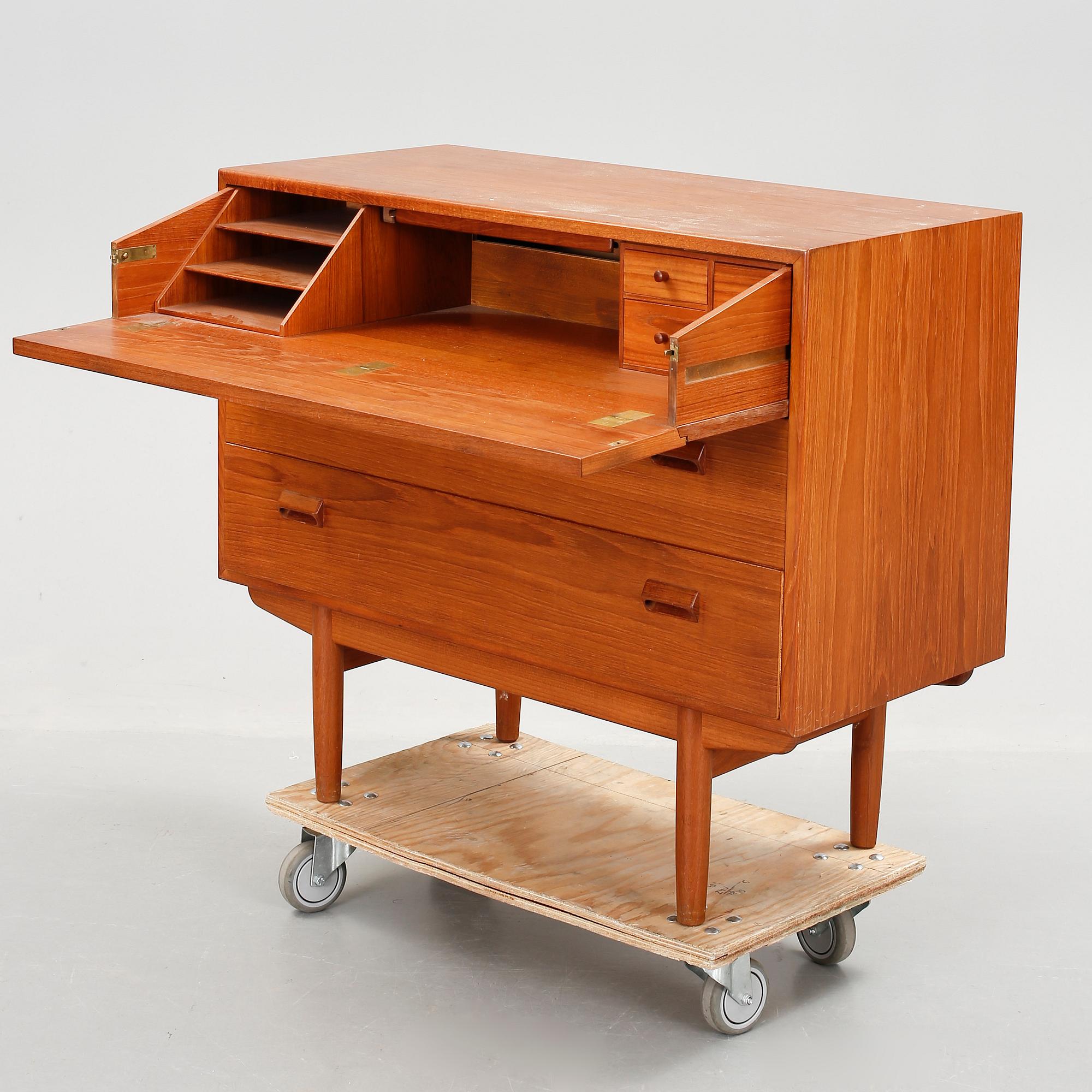 BYRÅ, Børge Mogensen, Søborg Møbelfabrik, 1953. Stämpelmärkt.