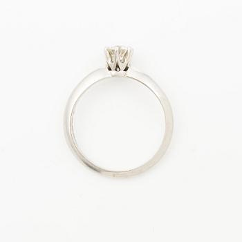 Tiffany & Co, ring, solitaire, platinum with a brilliant-cut diamond 0.41 ct. Marked Tiffany & Co. With certificate.