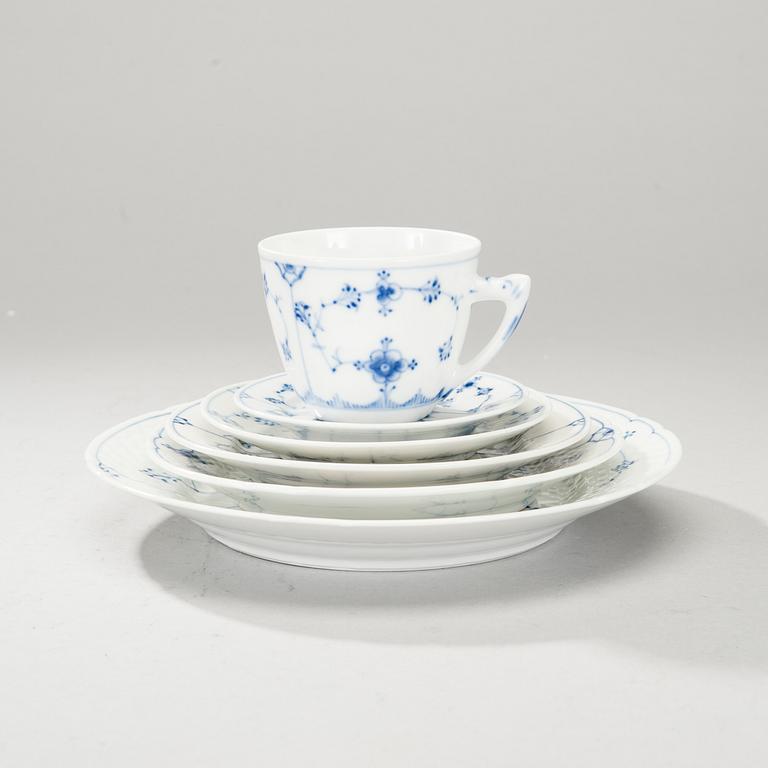 SERVISDELAR, 52 delar, porslin, Bing & Gröndahl, Royal Copenhagen 1900-tal.