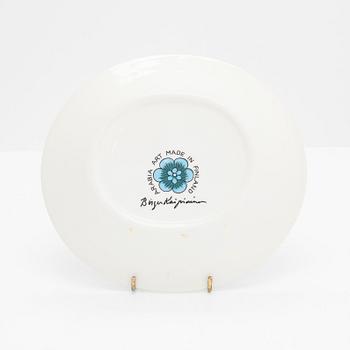 Birger Kaipiainen, A decorative porcelain dish, Arabia.