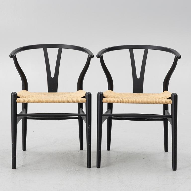 Hans J. Wegner, chairs, a pair, "The Y Chair", Carl Hansen & Son, Denmark.