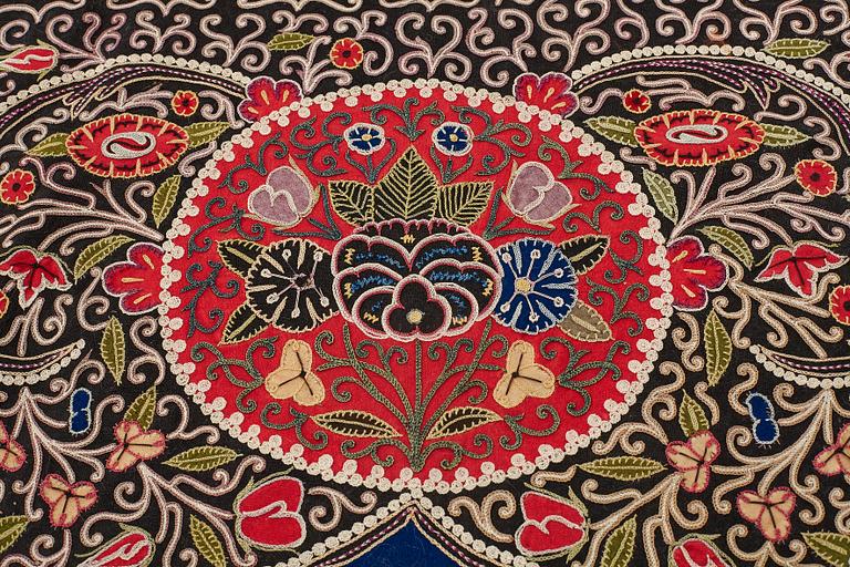 AN EMBROIDERY, a semi-antique Rascht, Persia (Iran), ca 312,5 x 311 cm.
