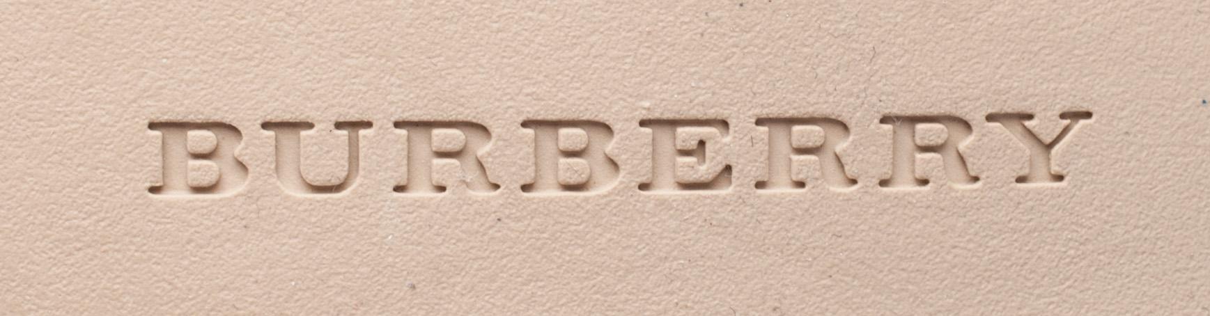 SKOR, Burberry.