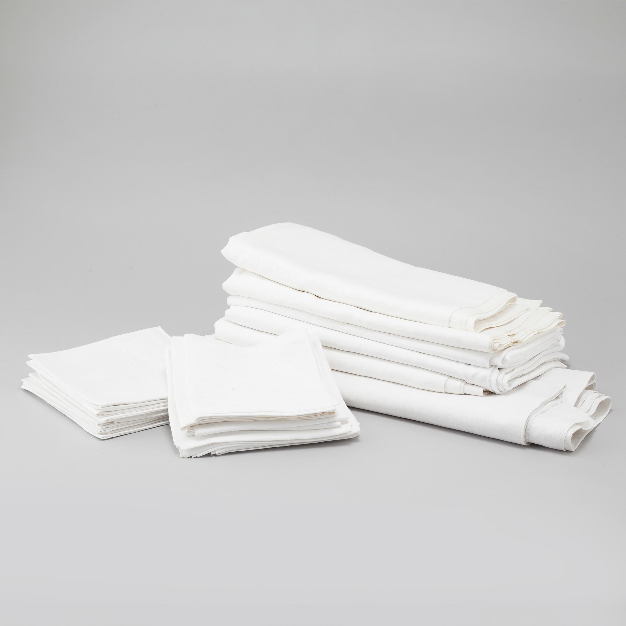 30 pieces of linen, 20th century.