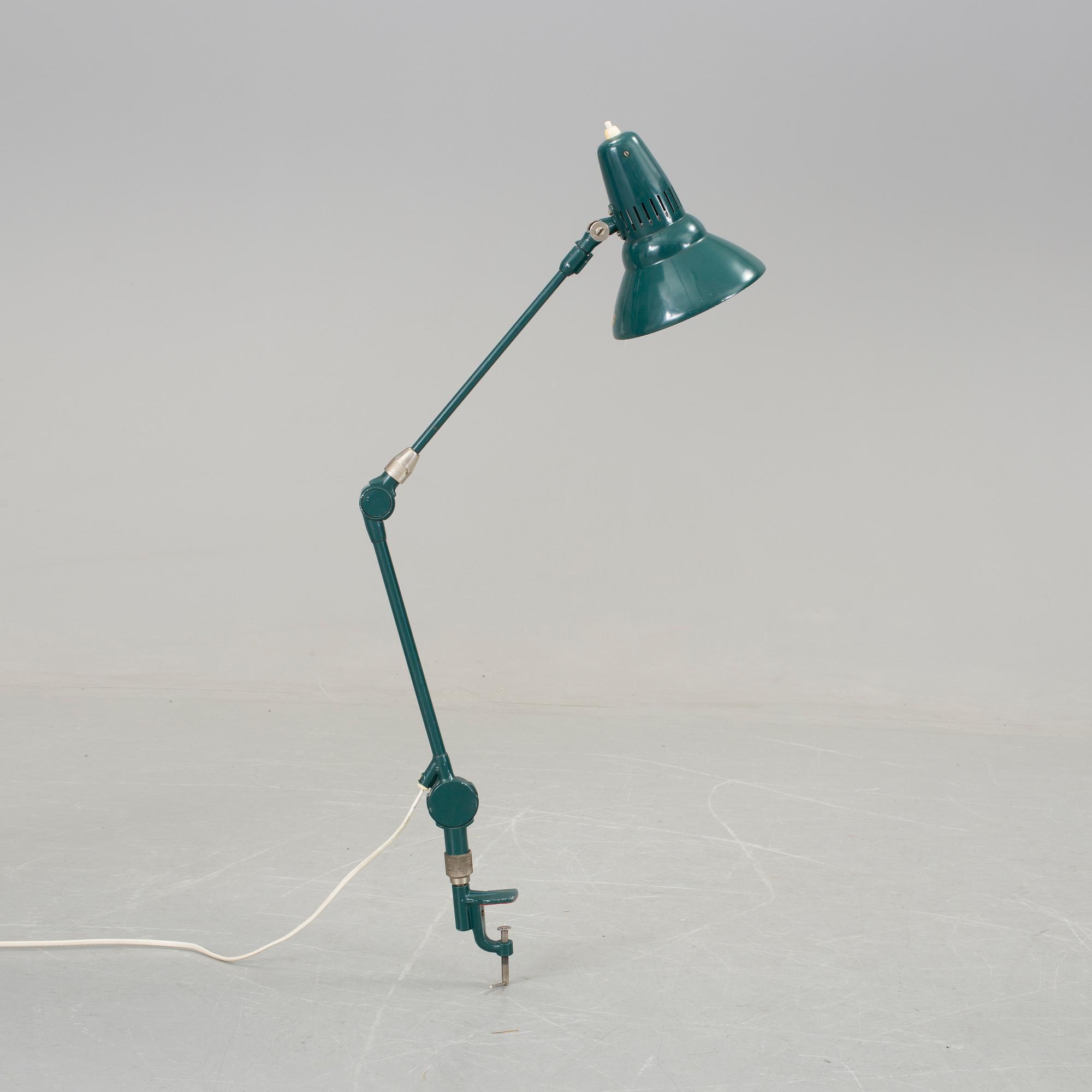 INDUSTRILAMPA, 1900-talets mitt.