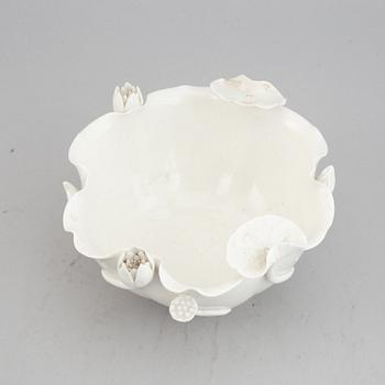 A blanc de chine bowl, China, 20th Century.