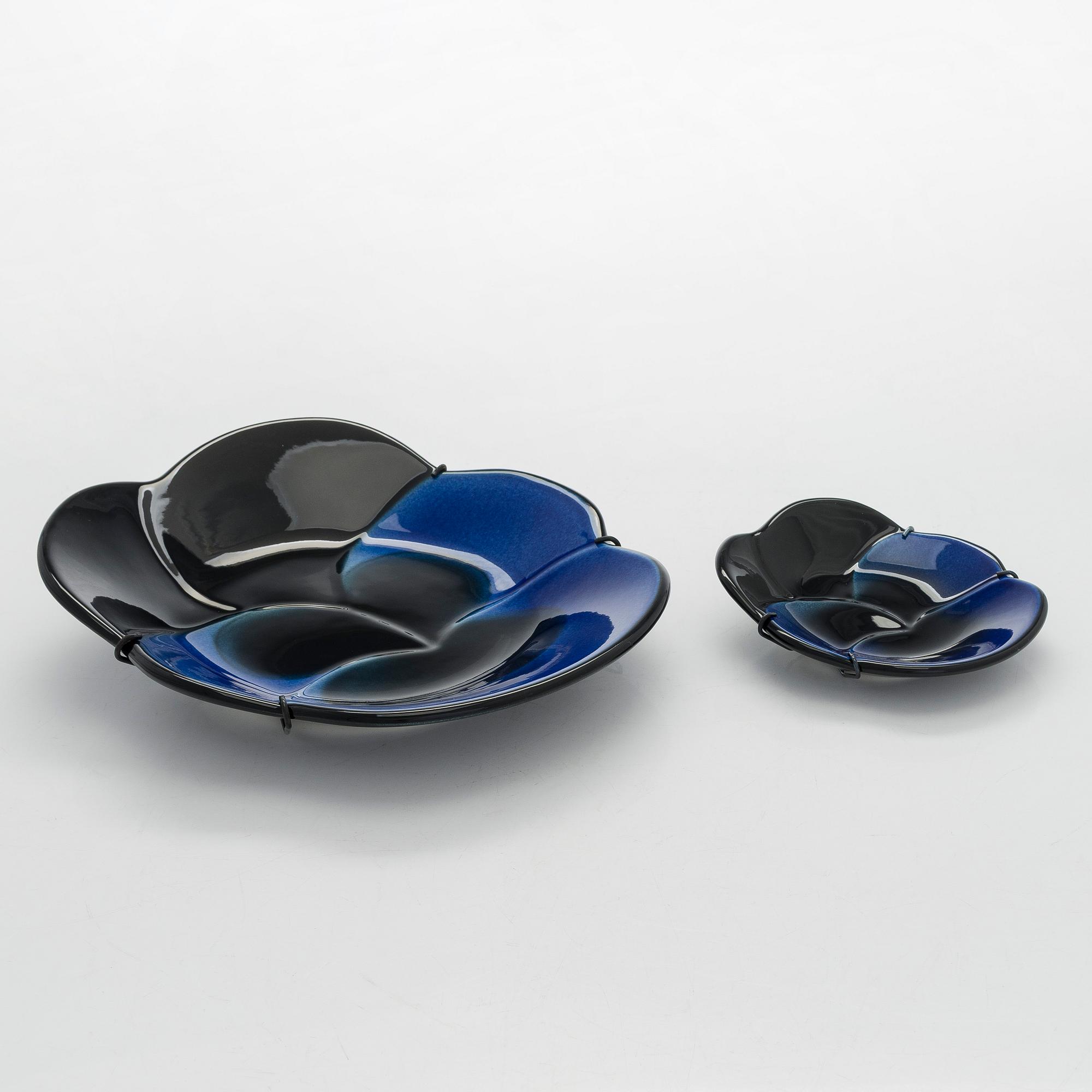 Birger Kaipiainen, two decorative ceramic "Viola" dishes,  stamped, Arabia, late 20th century.