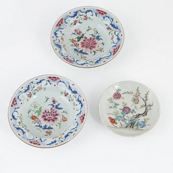 Two pairs of famille rose cups, a bowl, a small dish and a pair of deep dishes, Qing dynasty, 18th/19th century.