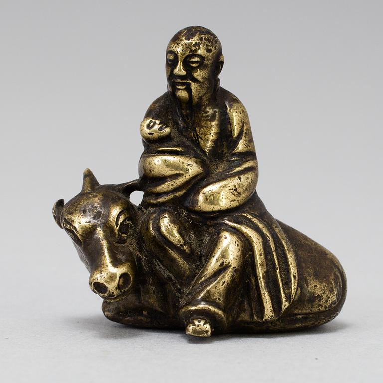 A chinese bronze paperweight 17/18th century.