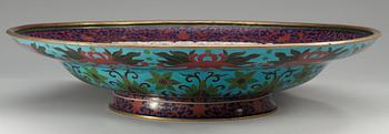 A massive cloisonné charger, late Qing dynasty (1644-1912).