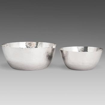 TAPIO WIRKKALA, Two silver bowls, marked TW, Kultakeskus oy, Hämeenlinna Finland 1975 and 1984.