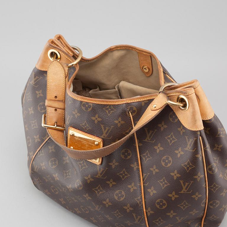 LOUIS VUITTON,