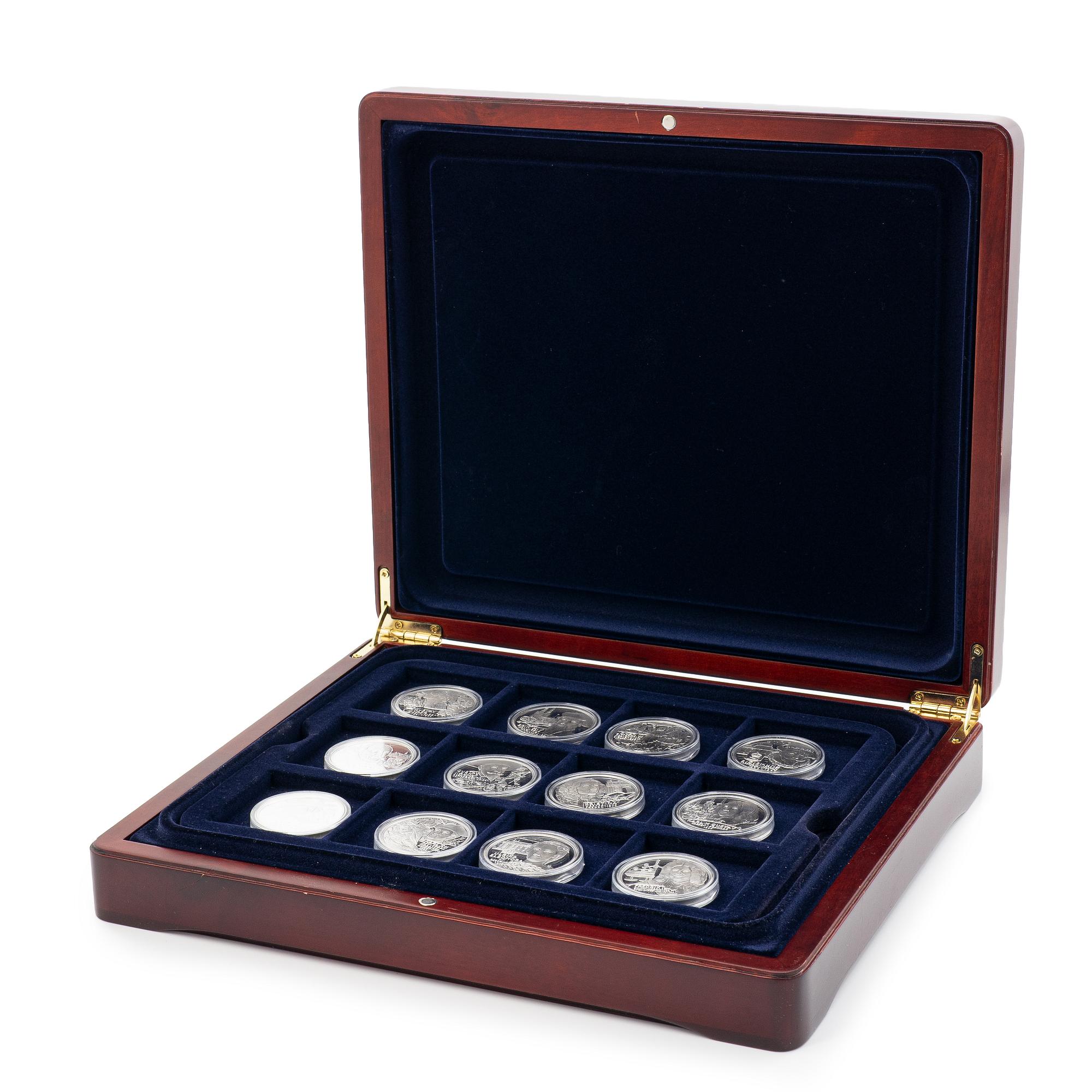 36 medals, silver 925, “Kingdom of Sweden”, in fitted case.