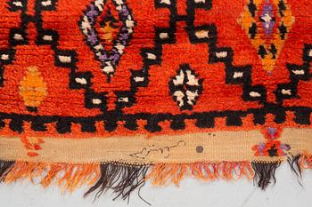 Matto, semi-antique Moroccan, ca 163 x 116-119 cm.