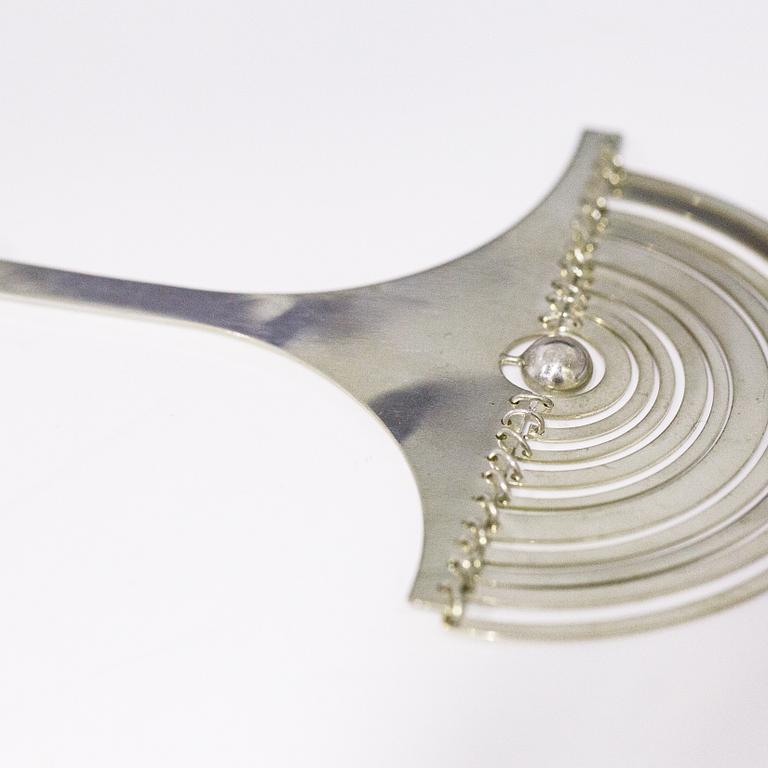 Tapio Wirkkala, Halsband "Kuunsirppi", sterlingsilver. Westerback, Helsingfors 1973.