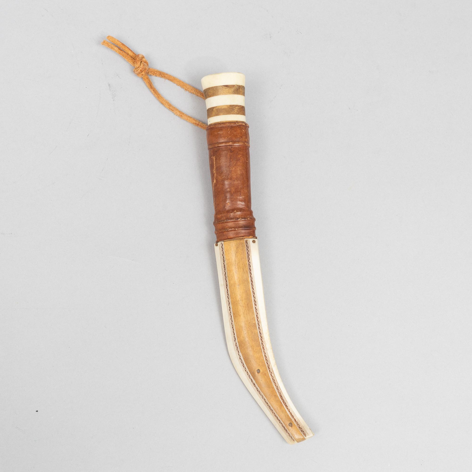 Sune Enoksson, reindeer horn knife, signed.