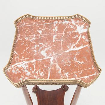 BLOMPIEDESTAL, Louis Seize-stil, ca 1900.