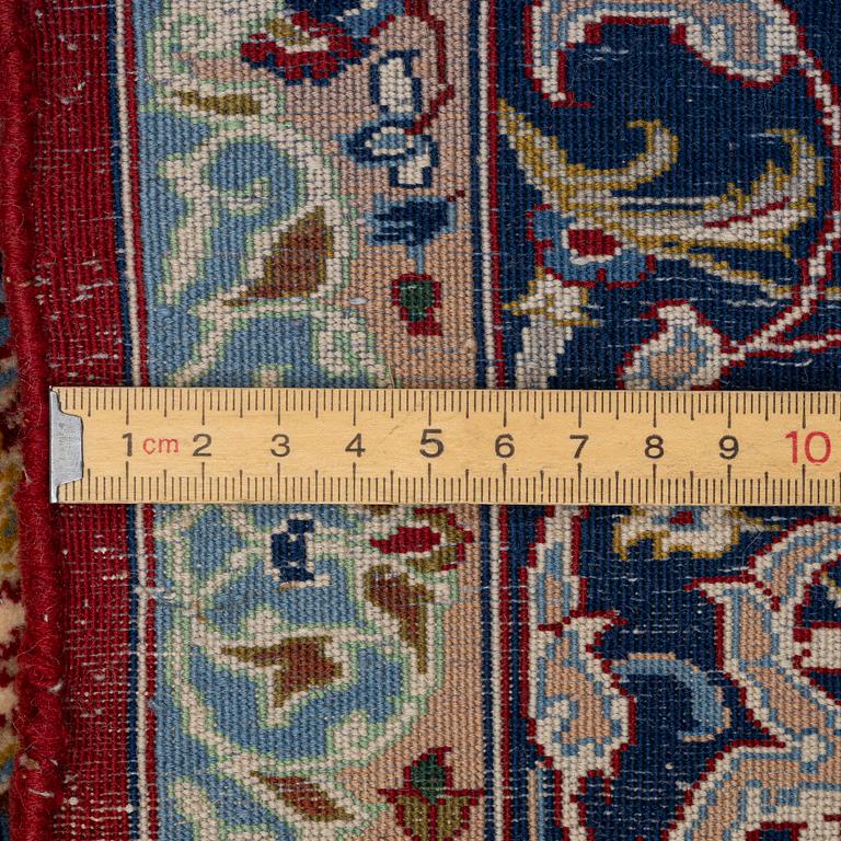 Carpet, Old Isfahan, approx. 150 x 103 cm.