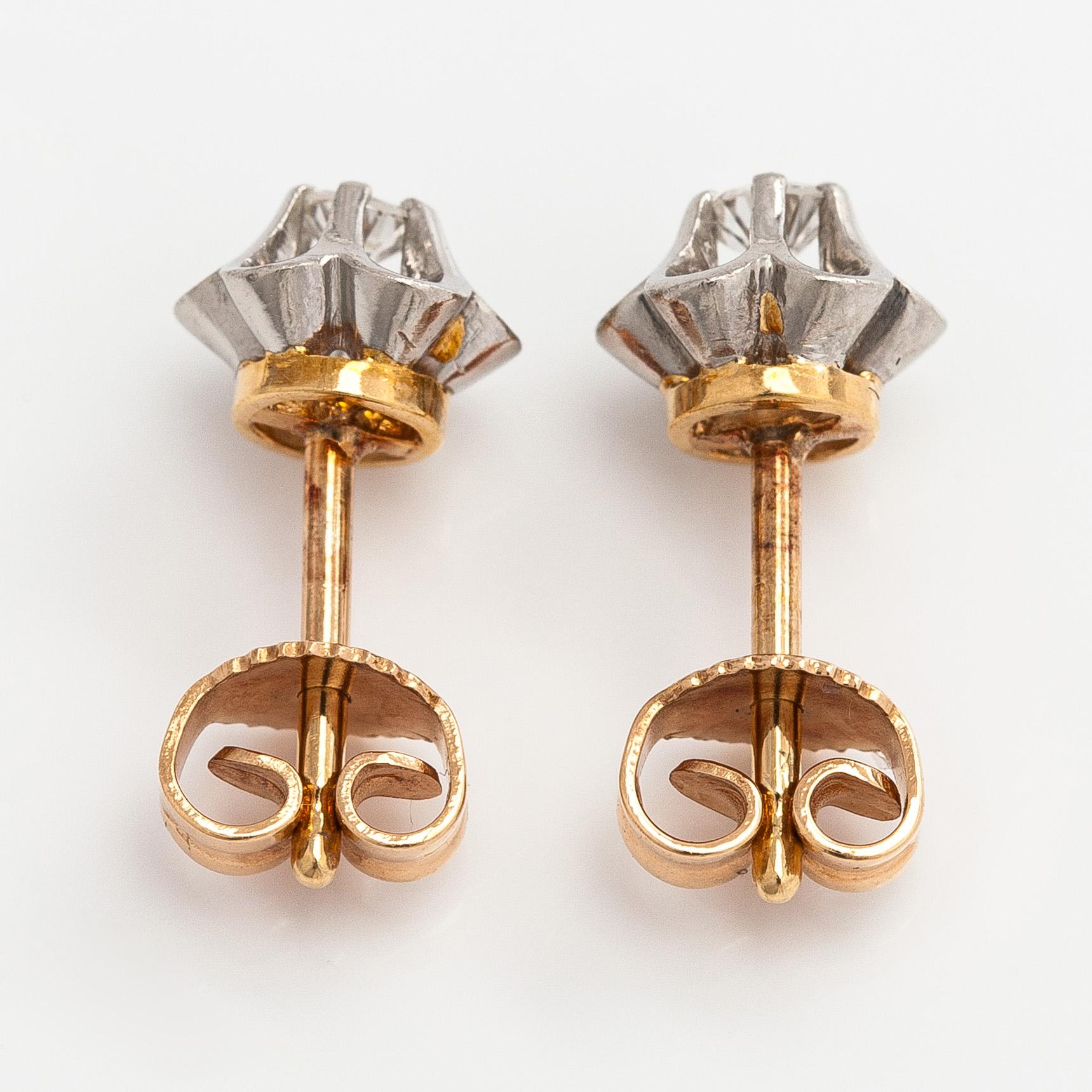 Örhängen, briljantslipade diamanter, 14K guld.