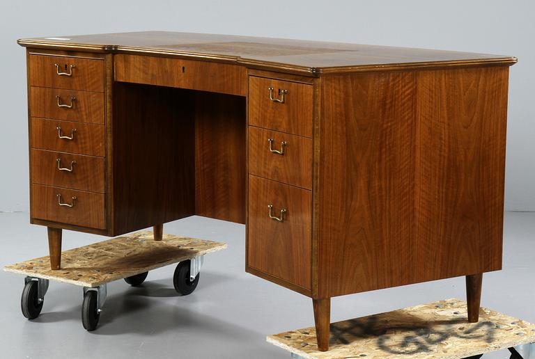 SKRIVBORD, Seffle Möbelfabrik, 1940/1950-tal, etikettmärkt.