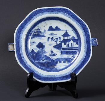 VÄRMETALLRIK, porslin, Kina 1800-tal.