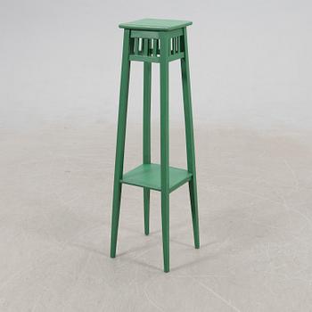 Pedestal, early 20th century.