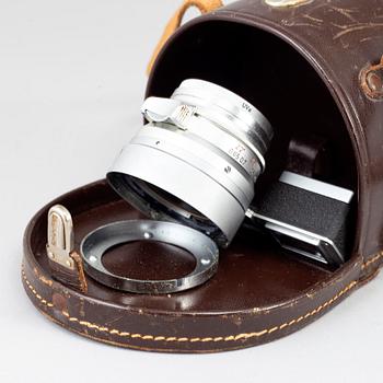 A LEICA M3, 1954, with objectives and accessoaries.