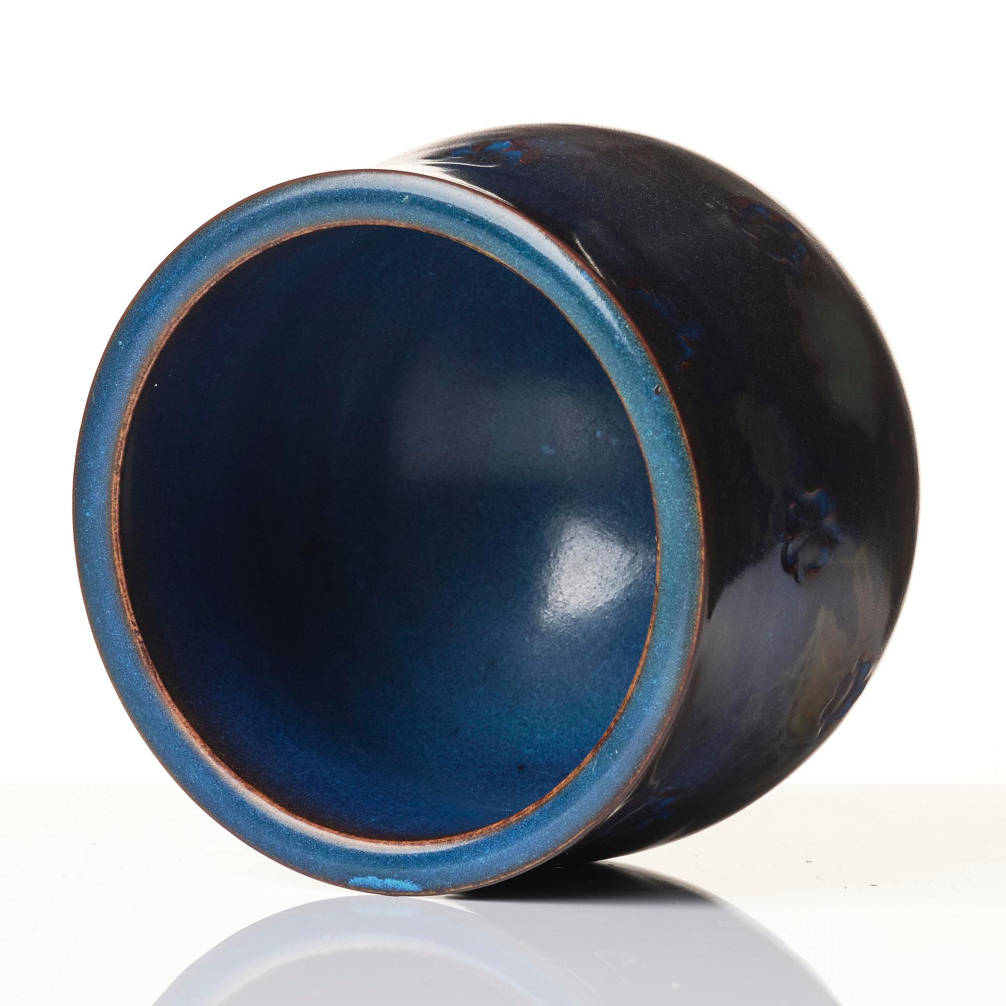 Wilhelm Kåge, a set of two early Farsta stoneware bowls, Gustavsberg 1933 and 1936.