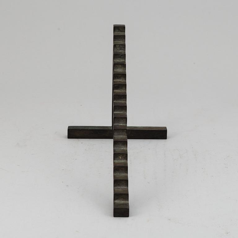 SIVERT LINDBLOM, signed with initials and dat -80. Numbered 30 x. Bronze, height 17.5 cm, lenght 29 cm.