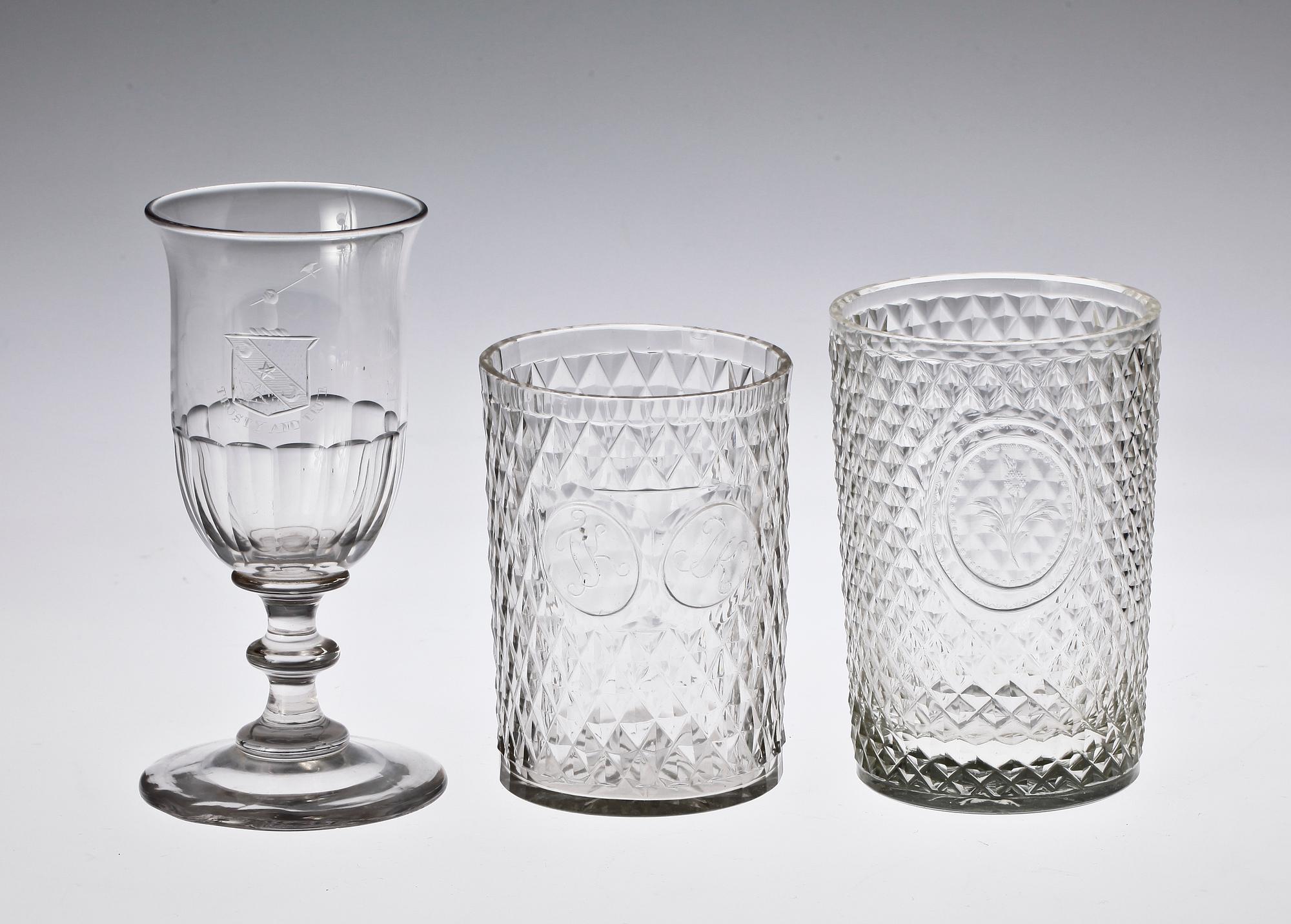 DRICKSGLAS 2 st SAMT VINGLAS, troligen England, 1800-tal.