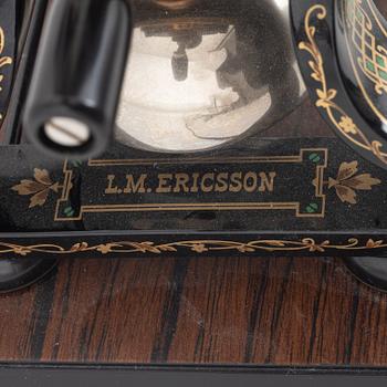 Telefon, jubileumsmodell, efter ”Taxen” LM Ericsson, sent 1900-tal.