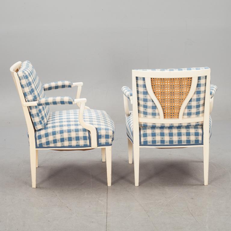 KARMSTOLAR, ett par, modell 969, Josef Frank, Firma Svenskt Tenn.
