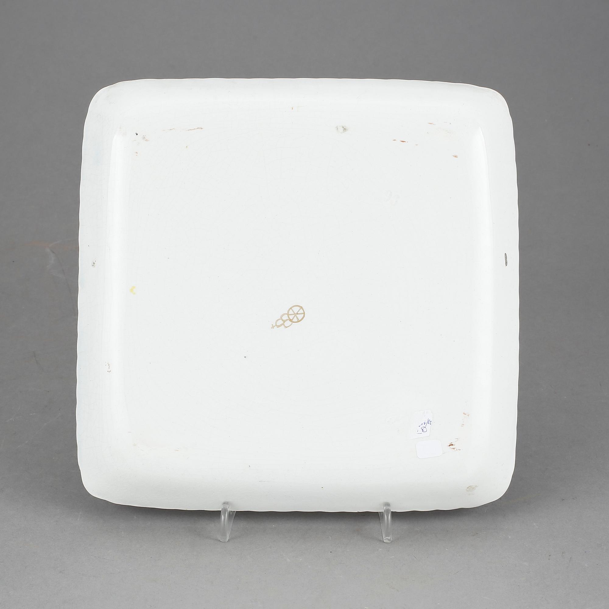 SKÅLFAT, porslin, Höchstliknande märke, omkring 1800-talets slut.