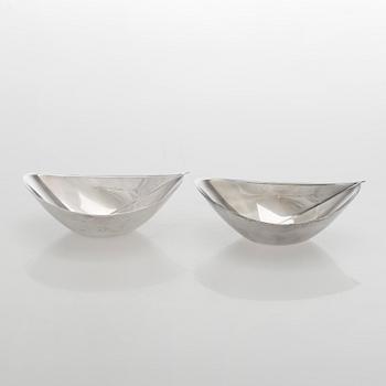 Tapio Wirkkala, A set of two silver bowls, Kultakeskus Hämeenlinna 1964 and 1965.