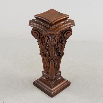 A pedestal form around year 1900.