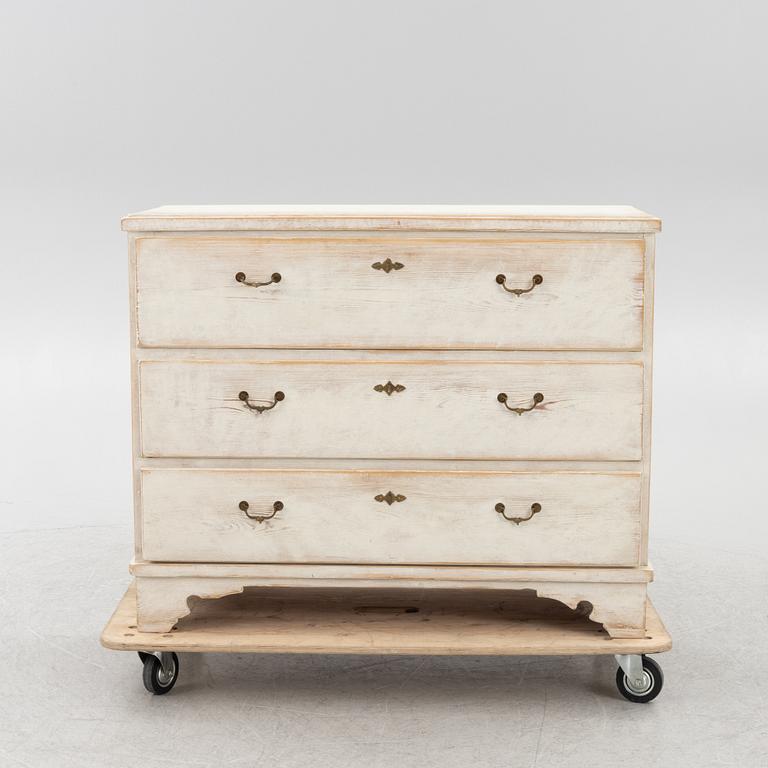 Chest of drawers, 19th century.