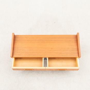 Spegel med hylla samt vägglampa "Runa" Fröseke 1960/70-tal.